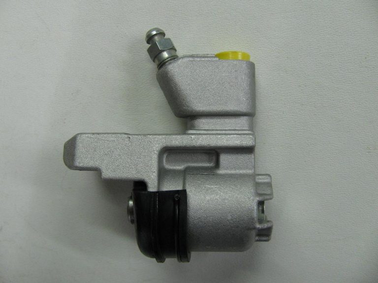 Rear Wheel Cylinder, 7/8″ bore, TR4 TR6 Good Parts